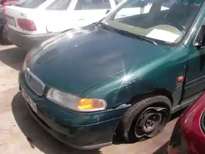 Véhicule à la ferraille mg serie 400 (rt) 1.6 cat de l'année 1996 alimenté 16k4f