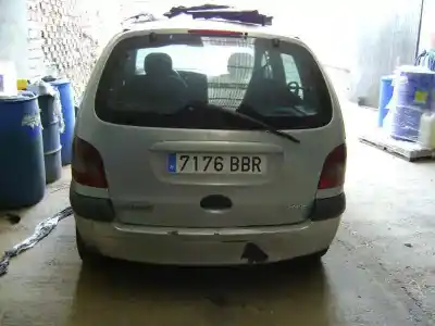 Scrapping Vehicle renault scenic (ja..) 1.9 dci authentique of the year 2000 powered f9q732