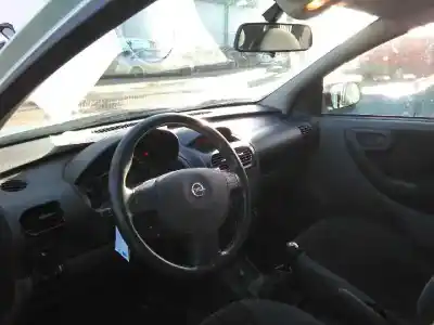 Здавання транспортного засобу opel corsa c elegance року 2001 потужний z14xe