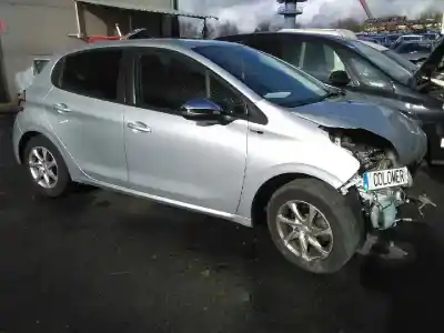 Veicolo di demolizione peugeot 208 style dell'anno 2015 alimentato hm01