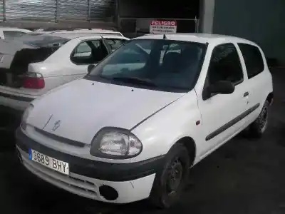 Vehicul casat renault clio ii fase i (b/cbo) 1.9 d alize al anului 2001 alimentat f8q
