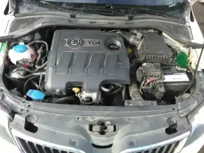 Veículo de Sucata skoda rapid ambition do ano 2014 alimentado cayc