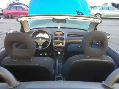 Veículo de Sucata peugeot 206 cc 2.0 16v cat do ano 2003 alimentado rfn