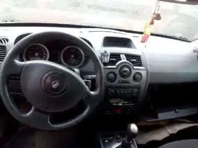 Verschrottungsfahrzeug renault megane ii sedán (lm0/1_) 1.9 dci (lm0g lm1g lm2c) des jahres 2003 angetrieben f9q b8 Verschrottungsfahrzeug renault megane ii sedán (lm0/1_) 1.9 dci (lm0g lm1g lm2c) des jahres 2003 angetrieben f9q b8