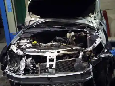 Здавання транспортного засобу renault clio ii fase ii (b/cb0) authentique confort року 2001 потужний k9ka7