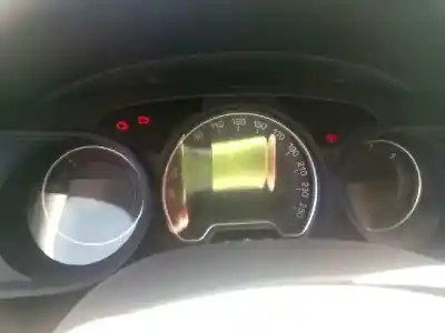 Veículo de Sucata citroen c5 berlina premier do ano 2008 alimentado 9hz