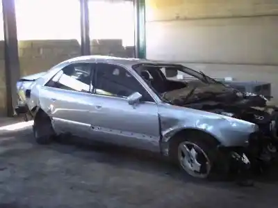 Здавання транспортного засобу audi a8 (d2) 3.7 v8 40v року 1998 потужний sin codigo