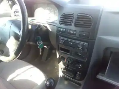 Veicolo di demolizione kia rio 1.3 cat dell'anno 2001 alimentato a3e