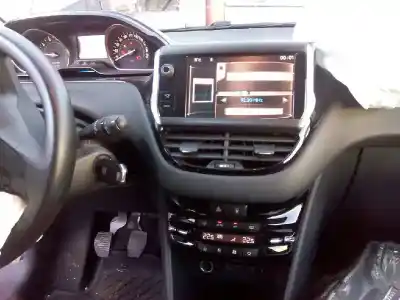 Scrapping Vehicle peugeot 208 active of the year 2012 powered hm01