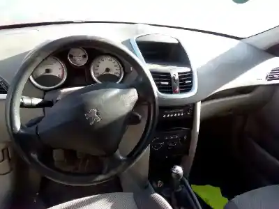 Scrapping Vehicle peugeot 207 x-line of the year 2006 powered 8hz