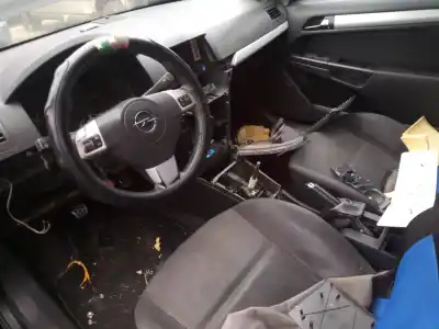 Veículo de Sucata opel astra gtc 1.9 cdti do ano 2005 alimentado z19dt