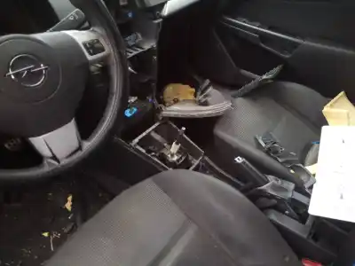Veículo de Sucata opel astra gtc 1.9 cdti do ano 2005 alimentado z19dt