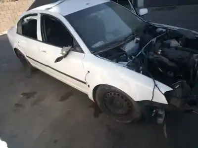 Veículo de Sucata skoda superb (3u4) 1.9 tdi do ano 2007 alimentado bsv