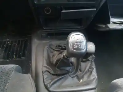 Veicolo di demolizione opel frontera a 2.5 turbodiesel dell'anno 1997 alimentato vm41b