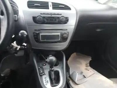 Veículo de Sucata seat leon (1p1) 1.9 tdi do ano 2010 alimentado bls