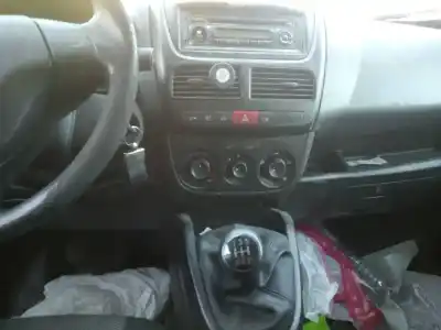 Veículo de Sucata fiat doblo cargo 1.3 16v jtd cat do ano 2011 alimentado 263a2000