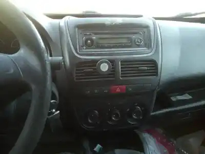 Veículo de Sucata fiat doblo cargo 1.3 16v jtd cat do ano 2011 alimentado 263a2000