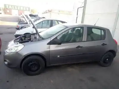 Veicolo di demolizione renault clio iii authentique dell'anno 2011 alimentato k9k