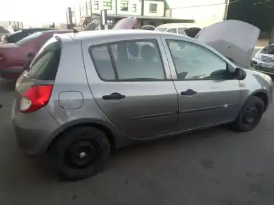 Veicolo di demolizione renault clio iii authentique dell'anno 2011 alimentato k9k