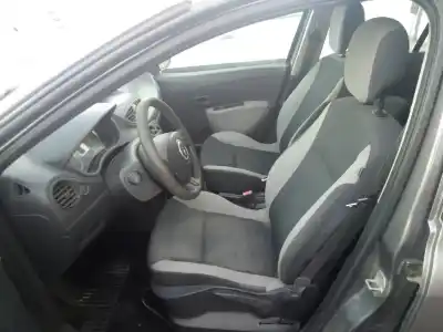 Veicolo di demolizione renault clio iii authentique dell'anno 2011 alimentato k9k