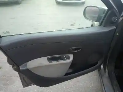 Veicolo di demolizione renault clio iii authentique dell'anno 2011 alimentato k9k