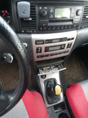 Scrapping Vehicle toyota corolla (e12) 1.4 linea terra berlina of the year 2003 powered 1cd-ftv