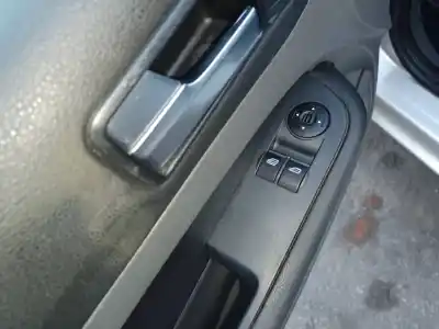 Veicolo di demolizione ford focus berlina (cap) ambiente (d) dell'anno 2006 alimentato hhda