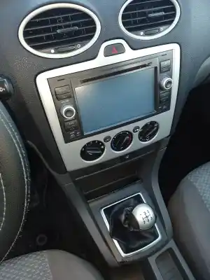 Veicolo di demolizione ford focus berlina (cap) ambiente (d) dell'anno 2006 alimentato hhda