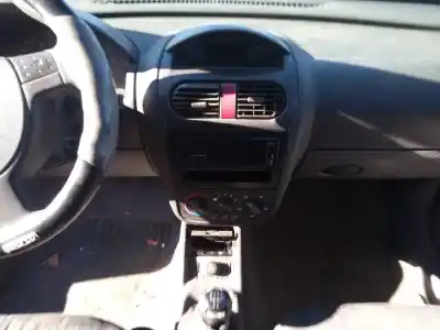 Scrapping Vehicle opel combo tour 1.3 cdti 16v of the year 2004 powered z13dt