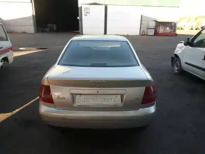 Veículo de Sucata audi a4 berlina (b5) 1.8 do ano 2000 alimentado apt