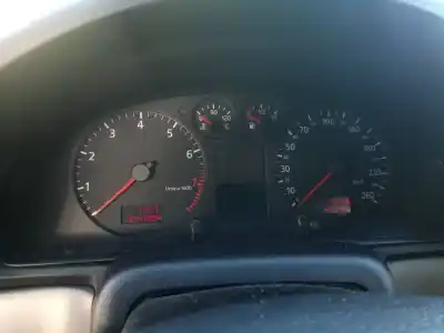 Veículo de Sucata audi a4 berlina (b5) 1.8 do ano 2000 alimentado apt