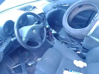 Veicolo di demolizione alfa romeo 156 * dell'anno 2002 alimentato ar37101