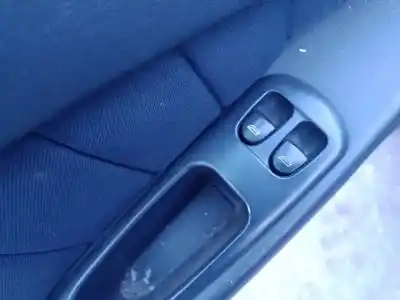 Veicolo di demolizione alfa romeo 156 * dell'anno 2002 alimentato ar37101