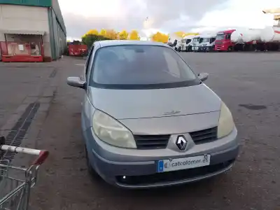 Verschrottungsfahrzeug RENAULT SCENIC II  des Jahres 2005 angetrieben F9Q D8