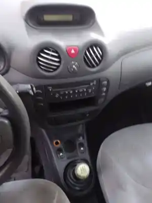 Veículo de Sucata citroen c3 1.4 16v do ano 2004 alimentado 8hx