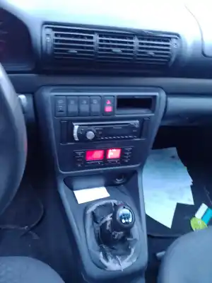 Veículo de Sucata audi a4 berlina (b5) * do ano 1994 alimentado adr