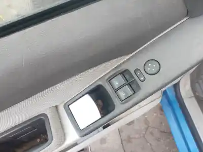 Veículo de Sucata fiat idea (135) * do ano 2004 alimentado 188a9000