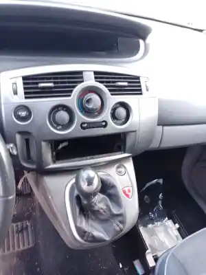 Здавання транспортного засобу renault scenic (ja..) megane scenic року 2003 потужний f9q d8