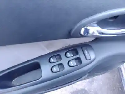 Veículo de Sucata alfa romeo 156 * do ano 2003 alimentado ar32302