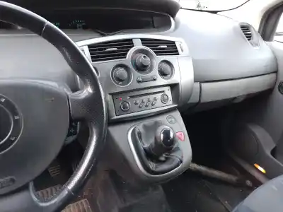 Scrapping Vehicle renault scénic ii (jm0/1_) 1.5 dci (jm02, jm13) of the year 2005 powered k9k f7