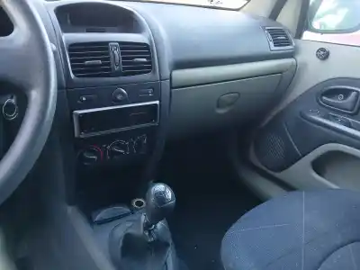 Veículo de Sucata renault clio ii (bb_, cb_) 1.5 dci (b/cb07) do ano 2003 alimentado k9k a7 (48 kw)