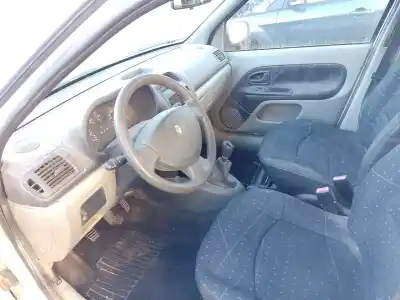 Veículo de Sucata renault clio ii (bb_, cb_) 1.2 lpg do ano 2001 alimentado d7f 764,d7f 766