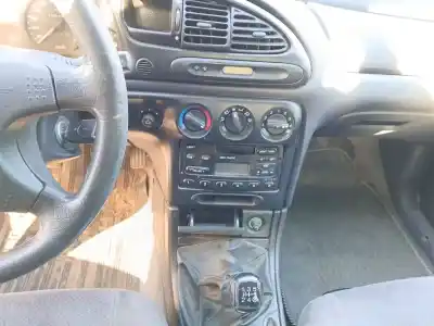 Veicolo di demolizione ford mondeo ii (bap) 2.0 i dell'anno 1996 alimentato nga