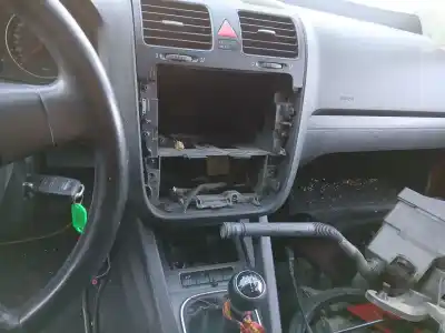 Veículo de Sucata volkswagen golf v (1k1) 1.9 tdi do ano 2007 alimentado bkc,bls,bxe