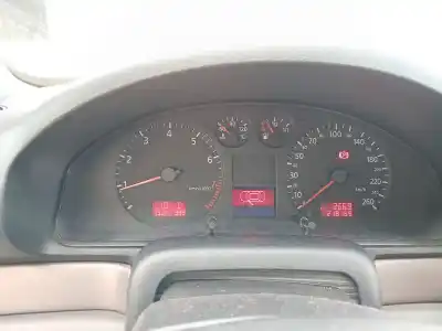 Здавання транспортного засобу audi a4 b5 (8d2) 1.8 року 2000 потужний apt