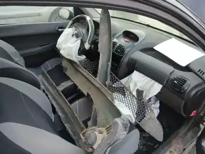 Здавання транспортного засобу peugeot 206 fastback (2a/c) 1.4 hdi eco 70 року 2006 потужний 8hz