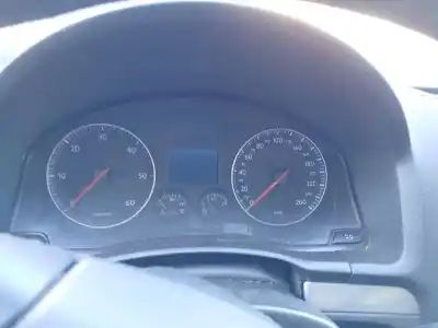 Veículo de Sucata volkswagen golf v (1k1) 1.9 tdi do ano 2005 alimentado bls