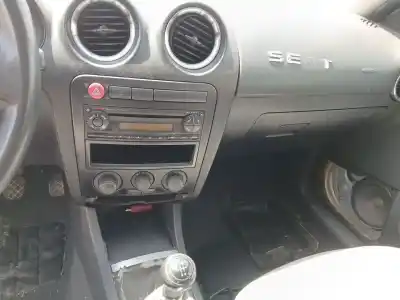 Sloopvoertuig seat ibiza iii (6l1) 1.4 16v van het jaar 2003 aangedreven bby