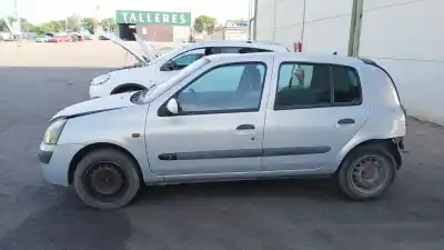 Veículo de Sucata renault clio ii (bb_, cb_) 1.2 (bb0a, bb0f, bb10, bb1k, bb28, bb2d, bb2h, cb0a,... do ano 2001 alimentado d7f g7