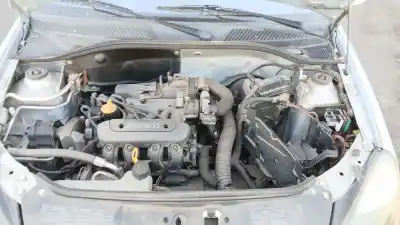 Veículo de Sucata renault clio ii (bb_, cb_) 1.2 (bb0a, bb0f, bb10, bb1k, bb28, bb2d, bb2h, cb0a,... do ano 2001 alimentado d7f g7